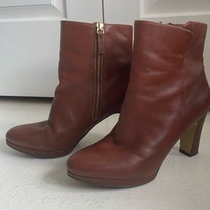 Brown boots, good condition size 8 Nine West